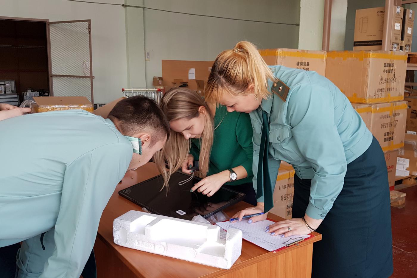 Уральская таможня пресекла незадекларированный ввоз партии китайских мониторов - Фото 1