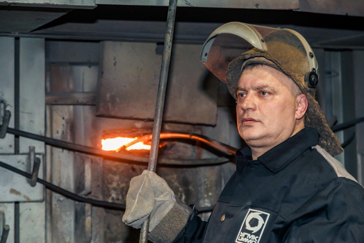 На Урале создали самый массовый портрет современного заводчанина - Фото 1