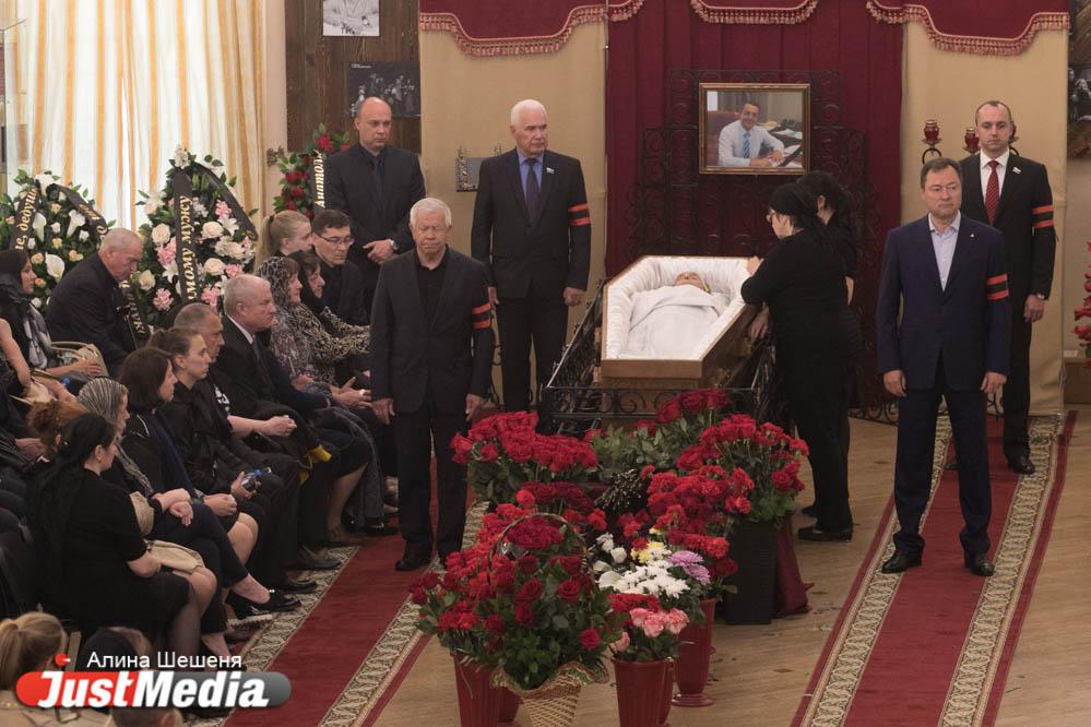 Пост вице-спикера свердловского Заксобрания начали делить еще при жизни Анатолия Сухова - Фото 1