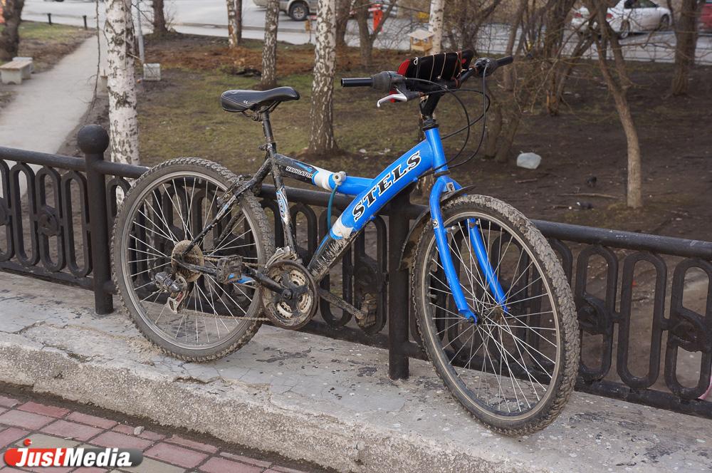 В Екатеринбурге в первые сутки работы велошеринга злоумышленники пытались угнать велосипеды - Фото 1