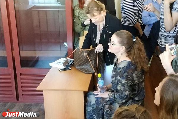 Свердловский суд признал активистку Балтину организатором митингов в сквере у Драмы - Фото 1