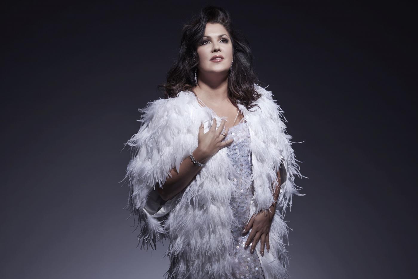 Мошенники стали продавать поддельные билеты на концерт Нетребко в конгресс-центра - Фото 1