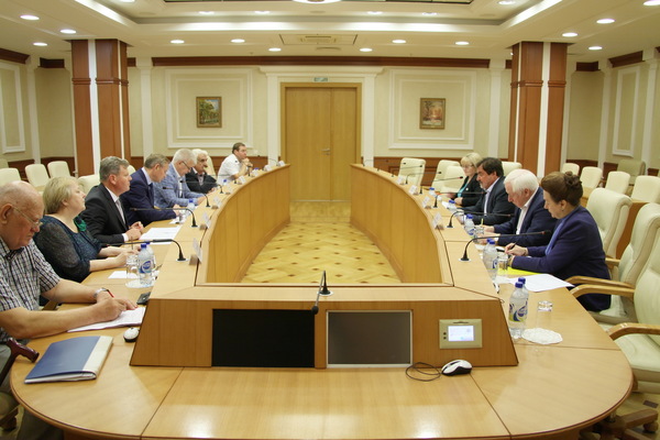 В свердловском заксобрании начали поиск ответственных за то, чтобы митинги в скверах не повторились - Фото 1