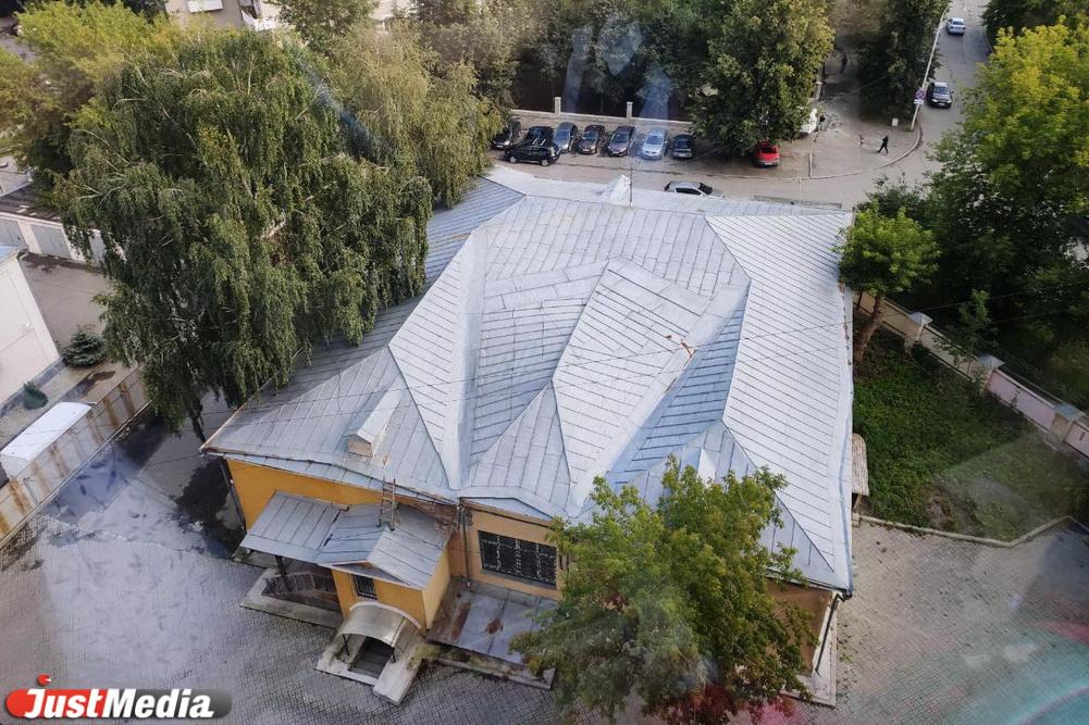 Каменную усадьбу Кокшаровых с парадными воротами превращали в школу, детдом и ГорОНО - Фото 1