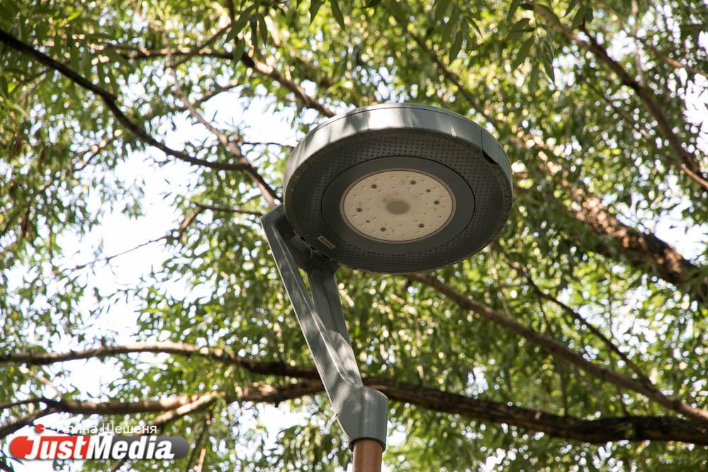 Мэрия Екатеринбурга заменит систему освещения на одной из центральных улиц города - Фото 1