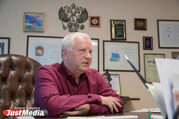 Экс-гендиректор ДИВС вернулся на работу во Дворец - Фото 1