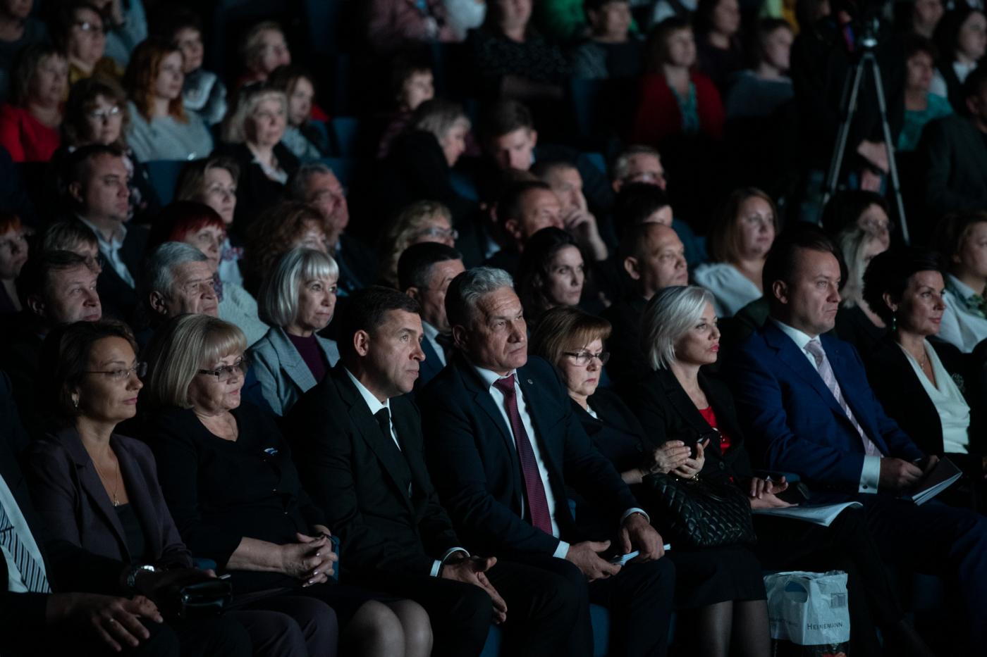 Евгений Куйвашев: «Мы будем строить не просто «штампованные» учебные заведения, а школы нового поколения» - Фото 1