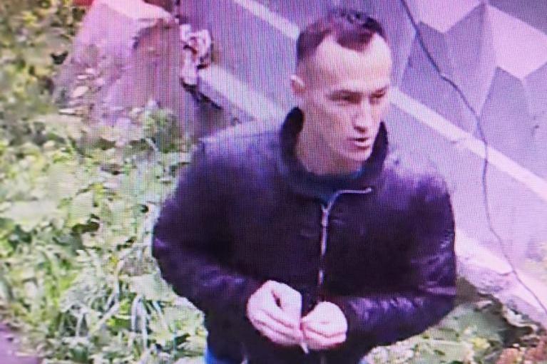 Полиция Екатеринбурга разыскивает мужчину, ограбившего трех пенсионерок - Фото 1