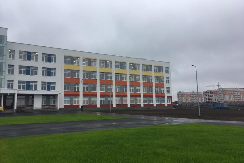 В Нижнем Тагиле открылась школа с пятью спортзалами и умными камерами наружного наблюдения - Фото 1