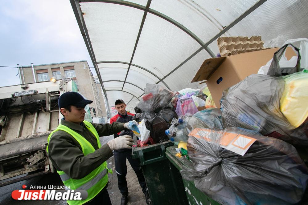 На западе Свердловской области заметно упали цены за вывоз мусора - Фото 1