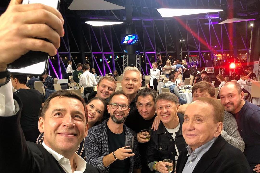 «В нашем регионе мощное КВН-движение». Куйвашев и Цуканов открыли «Встречу выпускников КВН» - Фото 1