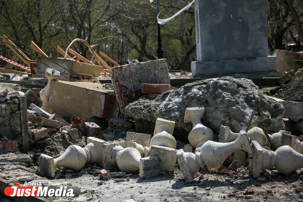 Затянувшееся благоустройство расстроило директора театра Урал Опера Балет - Фото 1
