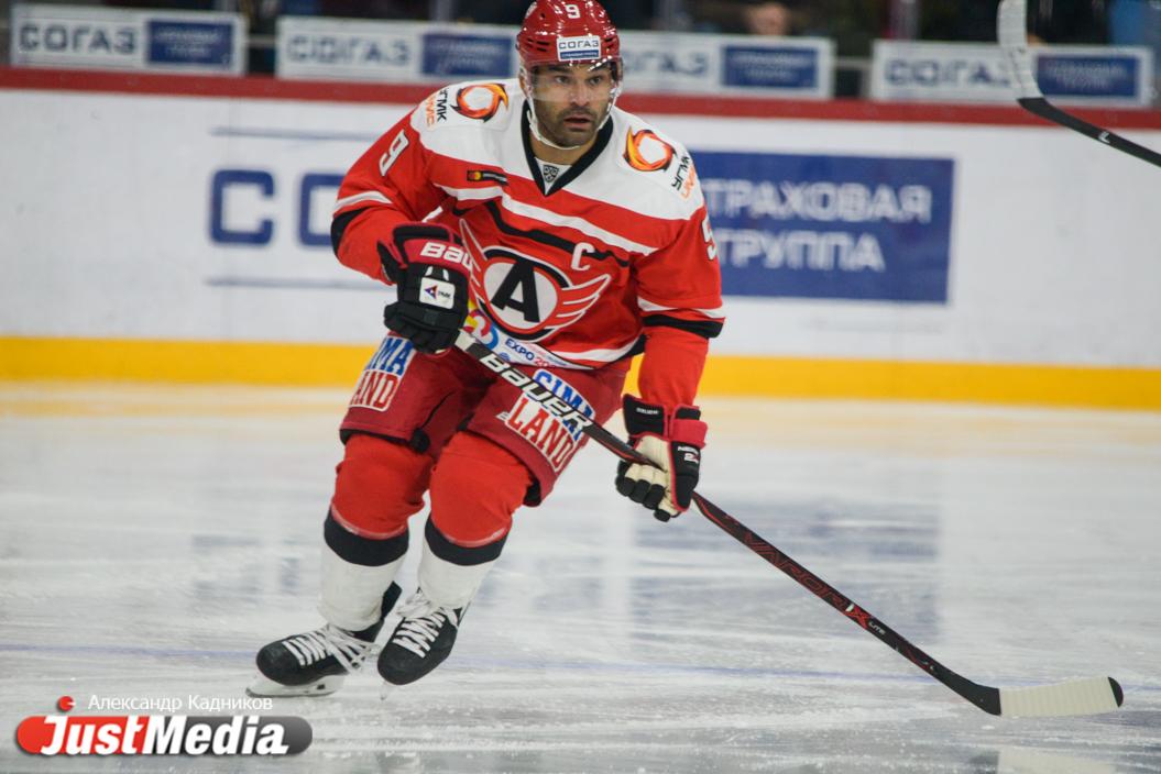 «Автомобилист» обыграл «Витязь» благодаря дублю Найджела Доуса - Фото 1