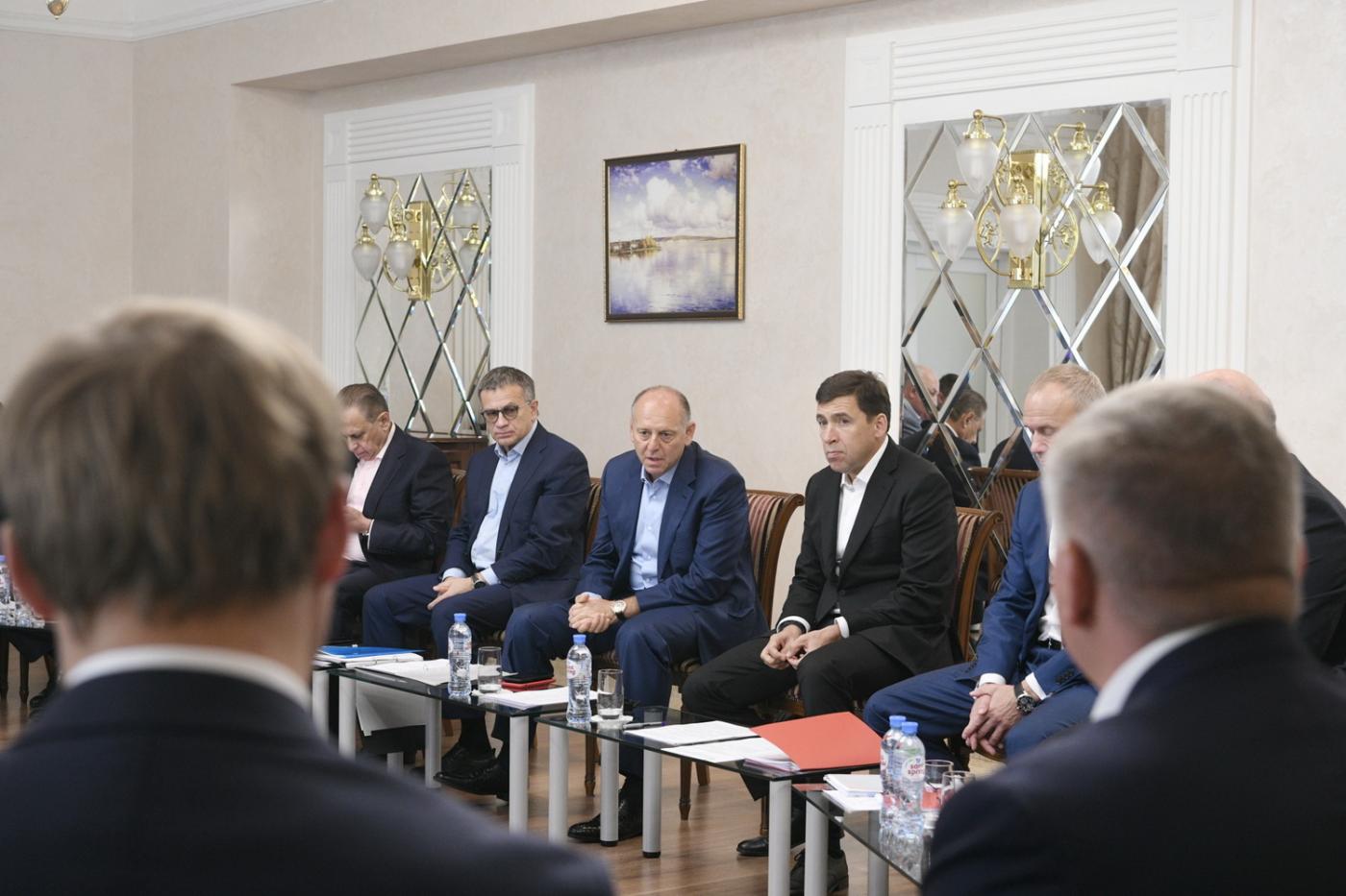 Куйвашев потребовал от бизнесменов вложиться в подготовку к Универсиаде-2023 - Фото 1