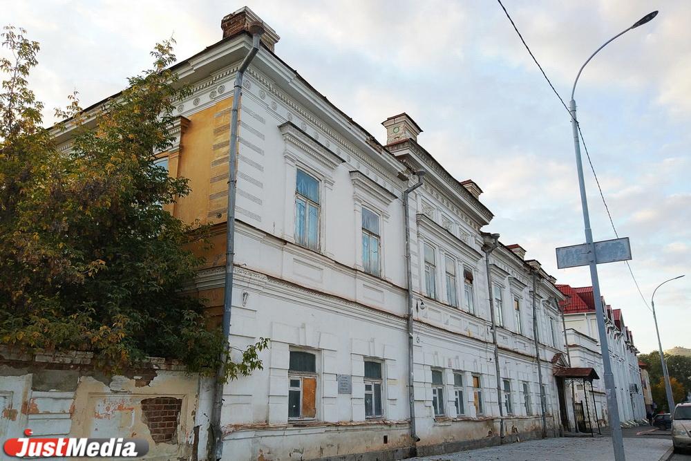 Усадьба фабриканта Злоказова с садом была национализирована, а ее новый владелец эмигрировал  - Фото 1