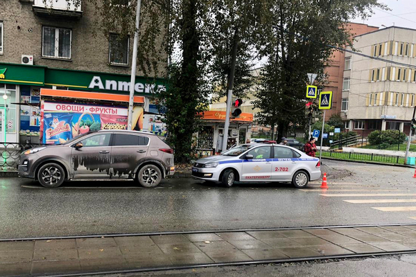 В Екатеринбурге водитель KIA Sportage сбил 13-летнюю девочку - Фото 1