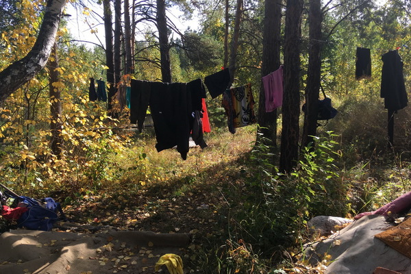 Осужденный уралец прятался от сотрудников ГУФСИН под землей на кладбище - Фото 1