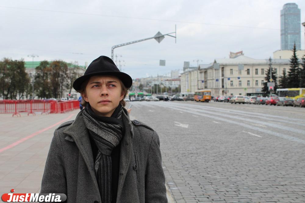 Уличный художник Павел Postscriptum: «Нужно радоваться разнообразию и не забывать одеваться по погоде». В Екатеринбурге +17 - Фото 1