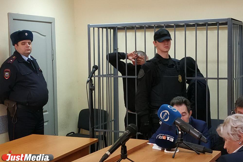 Подозреваемых в убийстве Ксении Каторгиной привезли в суд - Фото 1