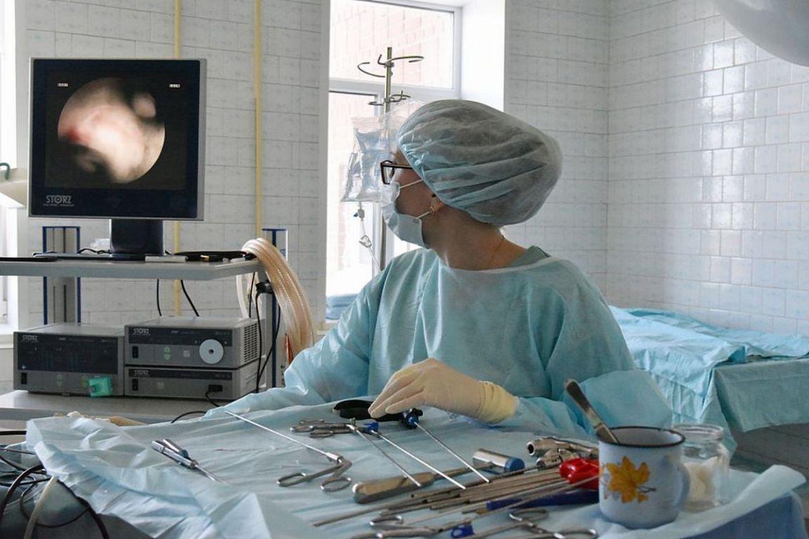 Удалили опухоль через небольшой надрез: детские хирурги впервые применили новый метод лечения рака - Фото 1