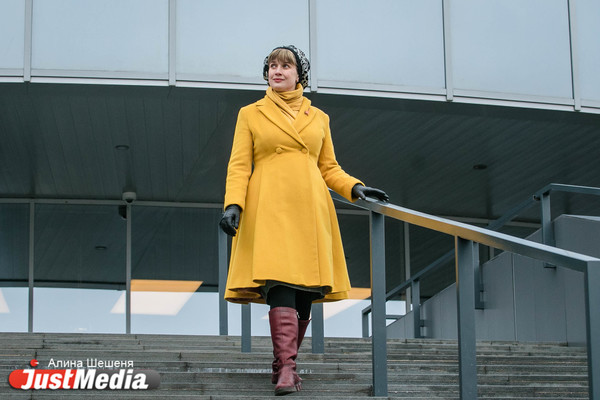 Ольга Дмитриева, специалист по связям со СМИ: «Одевайтесь во что-нибудь яркое, и тогда любая погода будет казаться вам хорошей». В Екатеринбурге -5 градусов - Фото 1