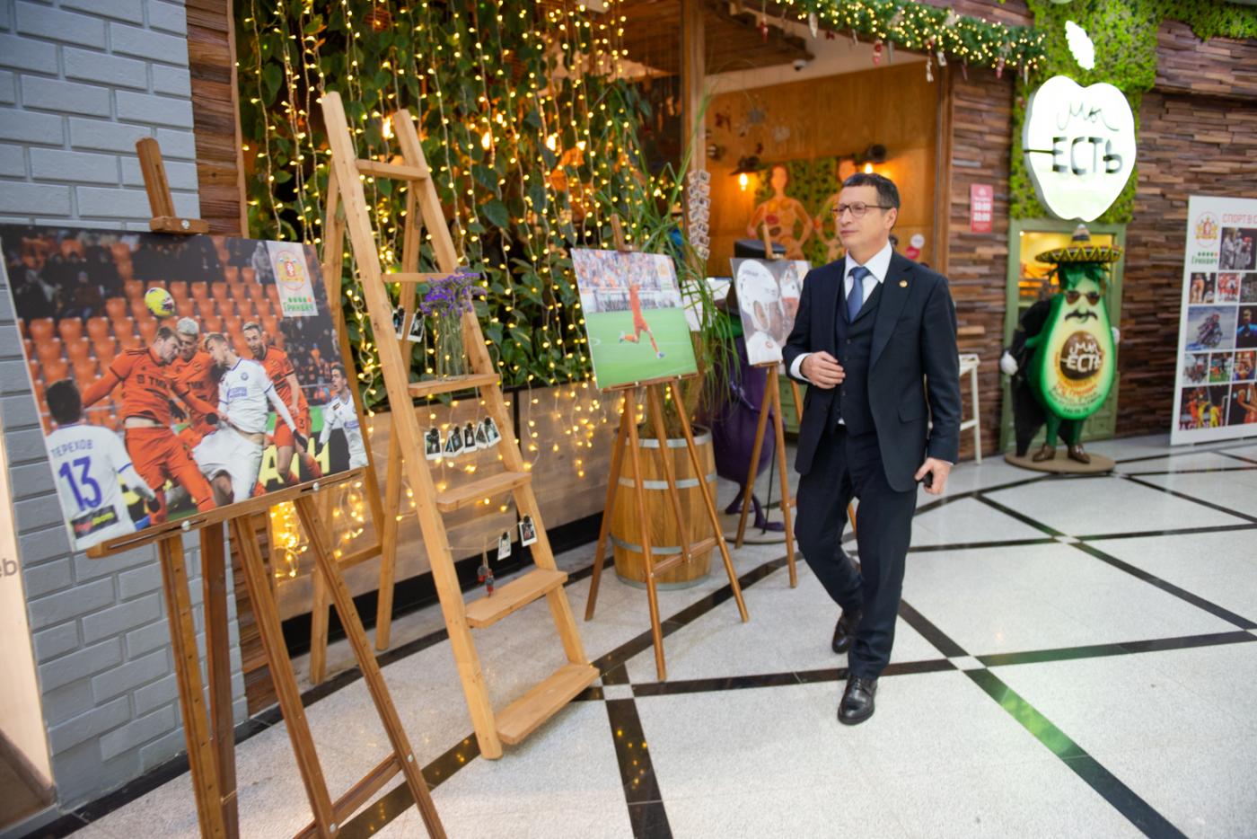 Министр Рапопорт поставил себя в пример другим чиновникам, сделал заявление по Универсиаде-2023 и наградил спортивных журналистов - Фото 1