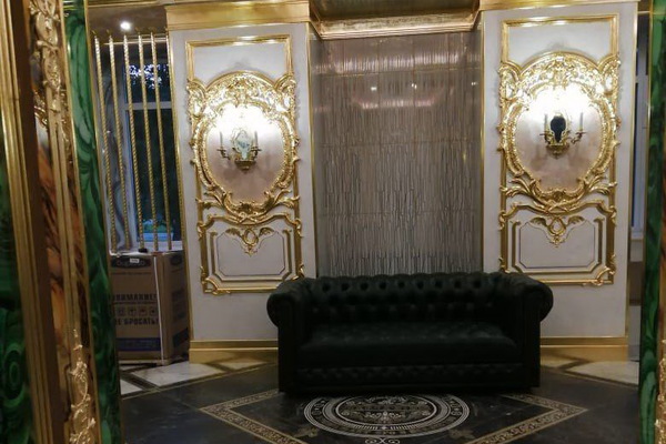 Мраморные коридоры и королевская столовая. Симановский продолжает превращать школу на Вторчермете в Версаль - Фото 1