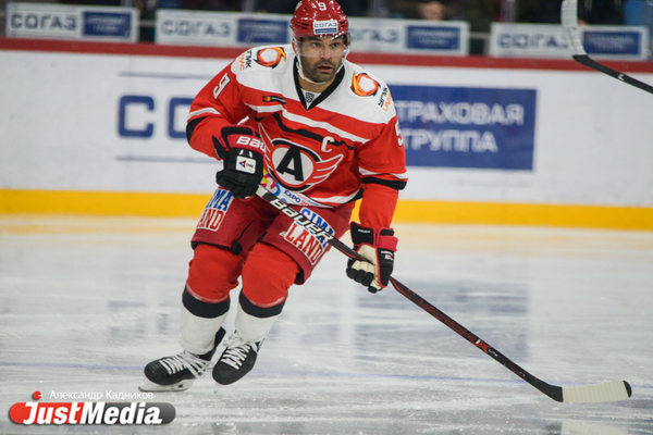 «Автомобилист» обыграл «Витязь» благодаря дублю Найджела Доуса - Фото 1