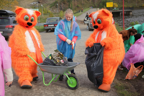 «Галамартовские» коты помогли очистить Екатеринбург от мусора - Фото 1