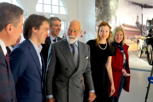 Британский принц заинтересовался ретро-карами из Музея автомобильной техники УГМК - Фото 1