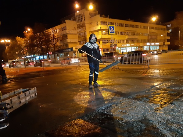 «Погода невероятно способствует - это шанс вернуться». Покрас Лампас не успеет за ночь восстановить работу на Уралмаше - Фото 1