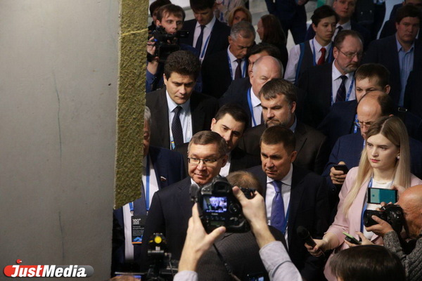 Министру Якушеву показали Ледовую арену и деревню Универсиады - Фото 1