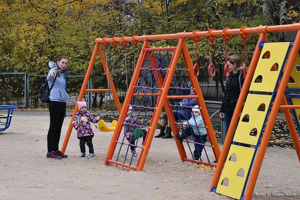 Красивые дворы и комфортные парки: в регионе продолжают улучшать городскую среду - Фото 1