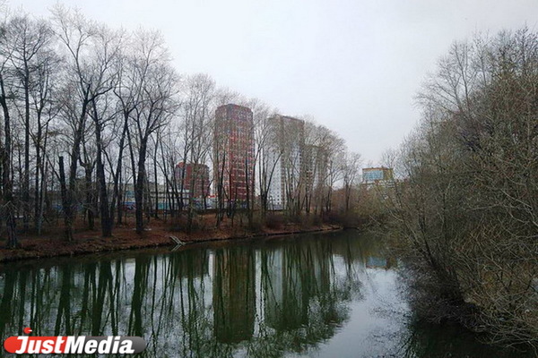 В Екатеринбурге реконструируют мост через Ольховку и благоустроят набережную - Фото 1