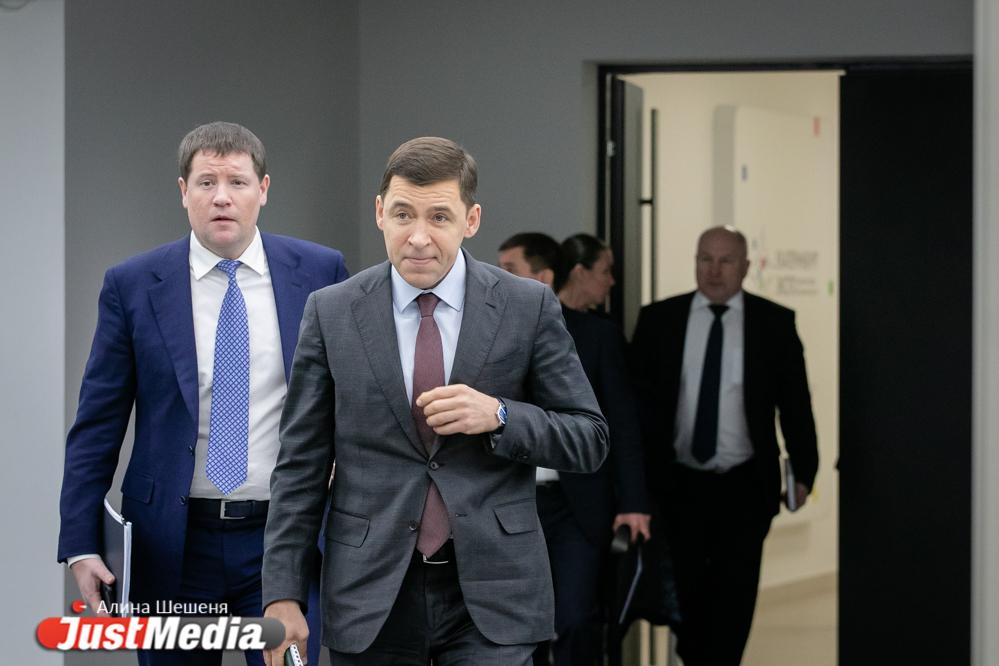 Свердловский губернатор пообещал разобраться с горящей свалкой на Эльмаше - Фото 1