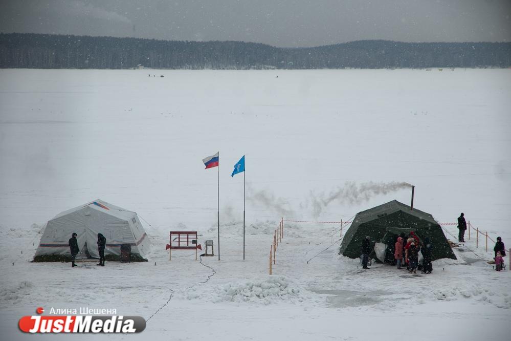 Из-за теплой погоды в Екатеринбурге закрыли семь купелей - Фото 1