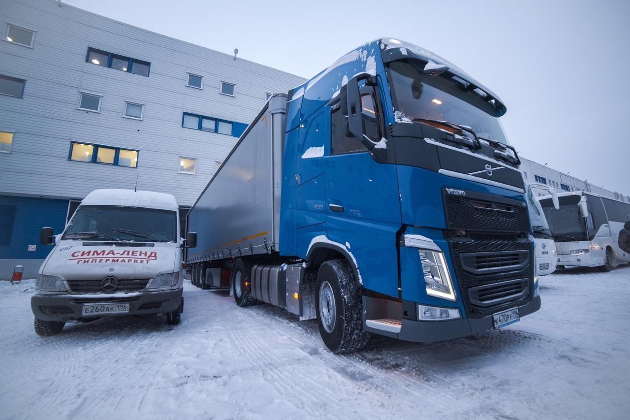 Уральский олигарх Симановский отправил в Китай миллионы масок и комбинезонов - Фото 1