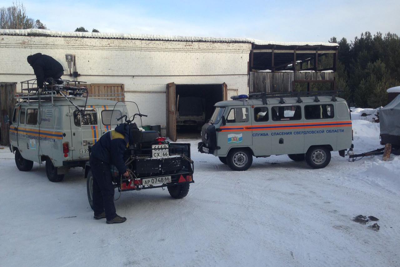 Уральские спасатели выехали на базу Ильича за 37-летней туристкой с высокой температурой  - Фото 1