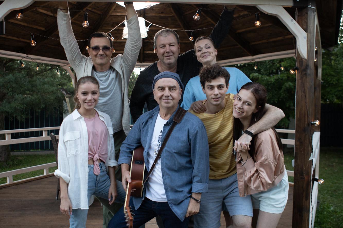 Лидер группы «Чайф» снялся в сериале  - Фото 1