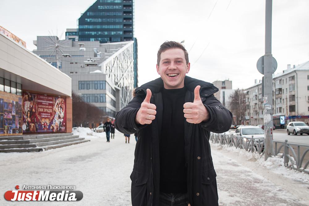 Владимир Лекарев, дрессировщик пеликанов: «Птицы, которые плавают рядом с нами, радуются каждому дню. Мы должны брать пример с них». В Екатеринбурге -5 и небольшой снег  - Фото 1