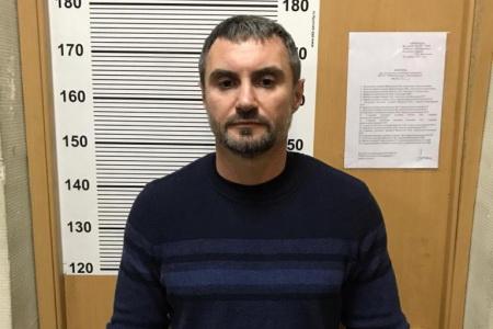 Интерпол задержал в гостинице Екатеринбурга преступника, державшего в страхе итальянских дальнобойщиков и водителей автобусов - Фото 1