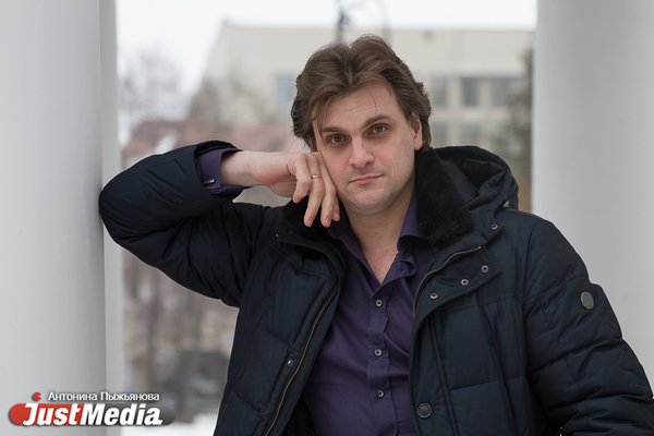 Константин Чудовский, Урал Опера: «В Чили, где я жил 7 лет, зимой +45. Только вернувшись на Родину, я смог снова попасть в зимнюю сказку». В Екатеринбурге +2 градуса