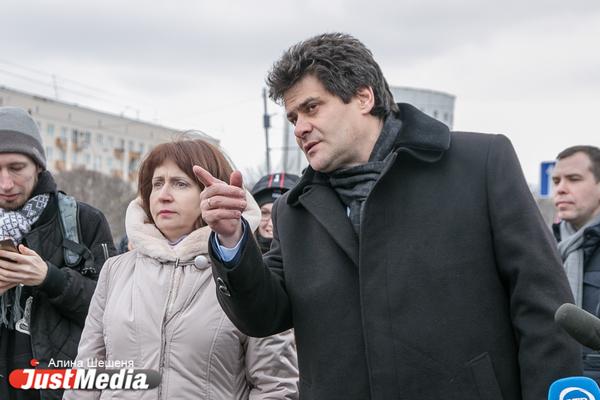 Екатеринбургская мэрия заподозрила подрядчика сквера за Оперным в подделке документов - Фото 1