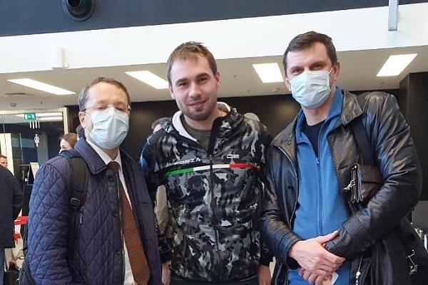 Шипулин подшутил над коллегами, скупающими маски в аптеках - Фото 1