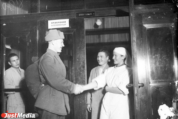 Екатеринбуржцы смогут увидеть архив времен военного Свердловска - Фото 1