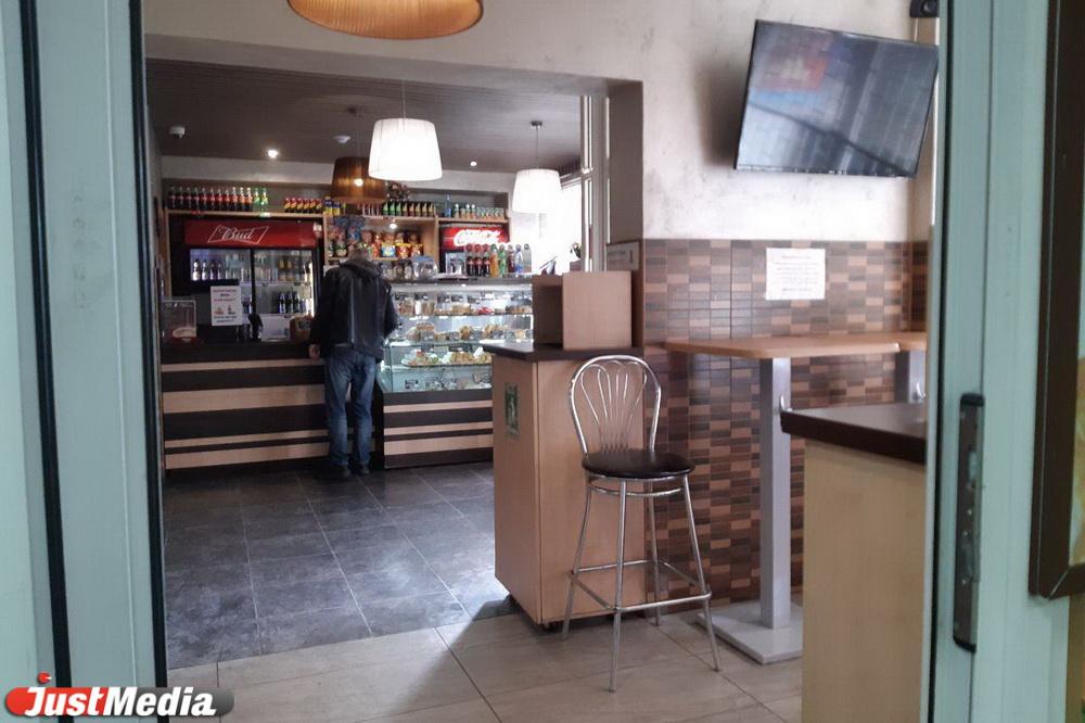 Северный автовокзал не стал исполнять указ о закрытии общепита - Фото 1