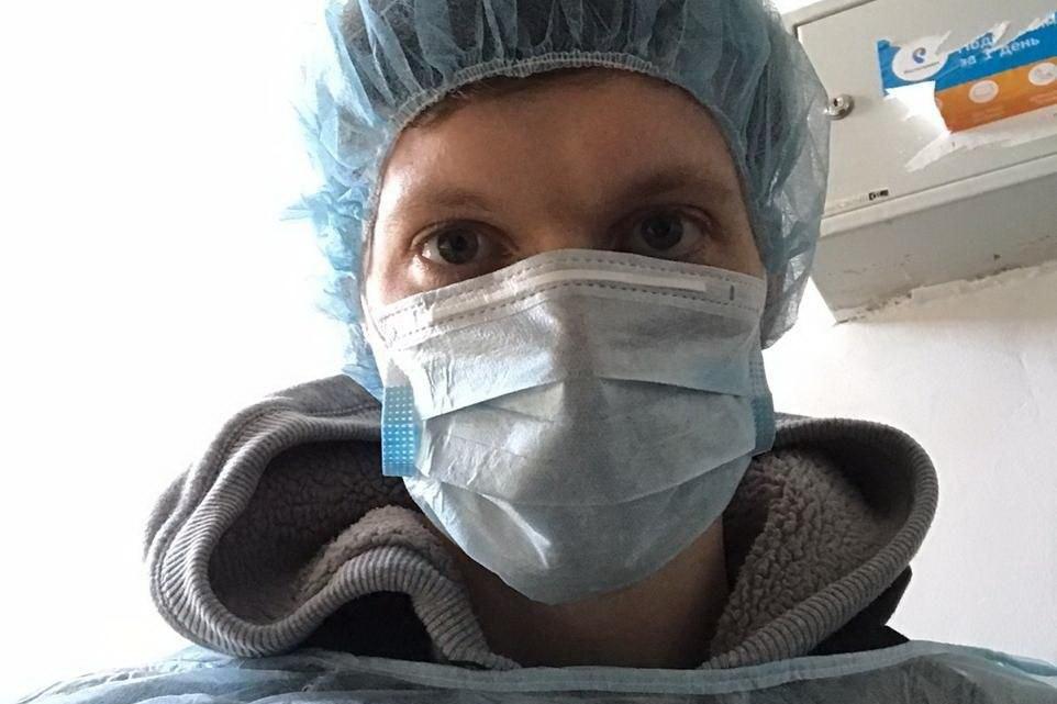 Депутат Жуков пошел добровольцем в медбратья - Фото 1