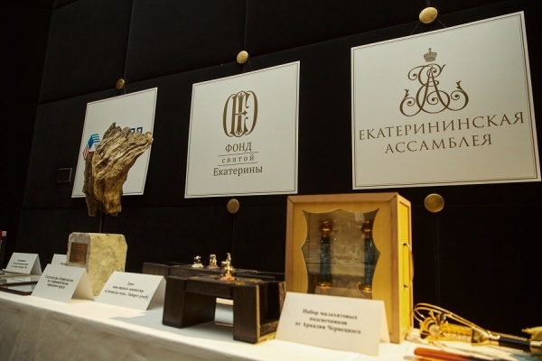 Уральские олигархи выделят на борьбу с COVID-19 в Свердловской области «благотворительные» 29,9 млн рублей