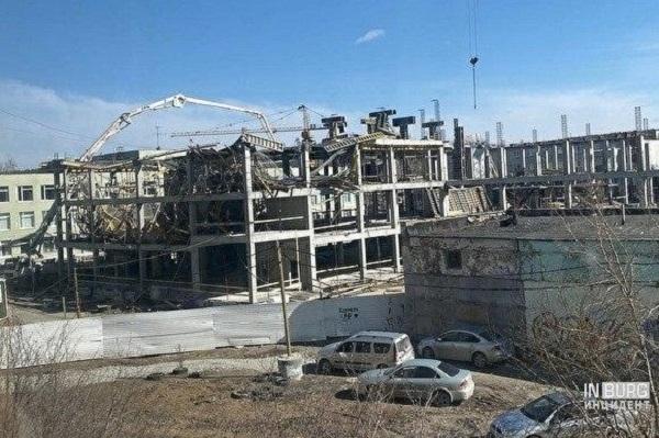 Прокуратура проведет проверку по факту обрушения строящейся школы на Эльмаше - Фото 1