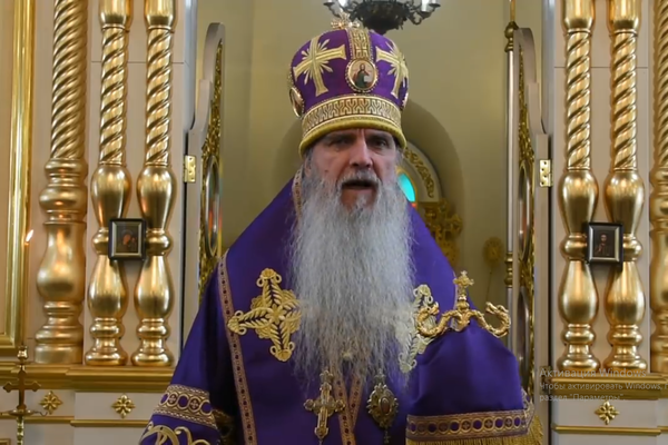 «Все равно нас в храм принесут». На Урале митрополит призвал паству ходить в церковь, не боясь коронавируса. ВИДЕО